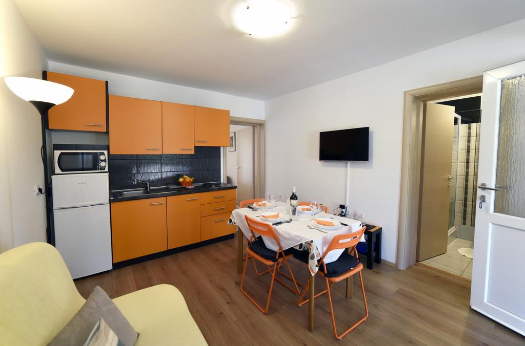 Apartments Rudy Ядраново Екстер'єр фото