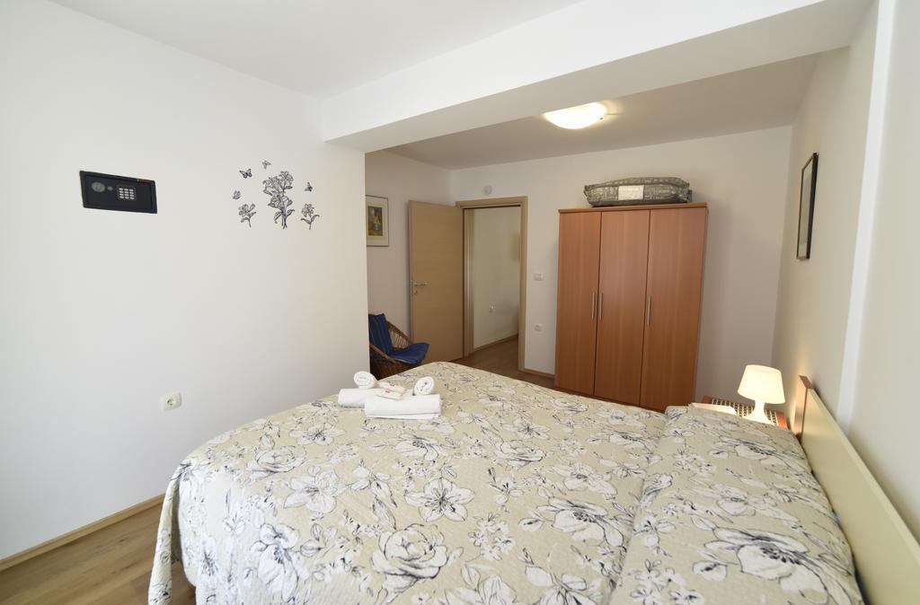Apartments Rudy Ядраново Екстер'єр фото