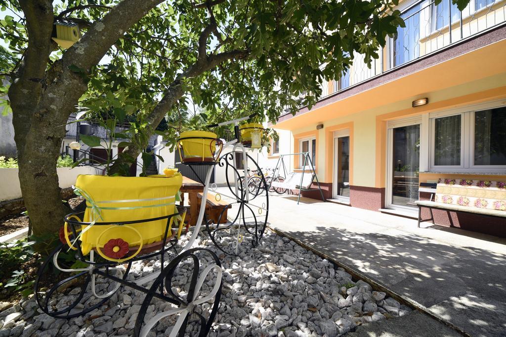 Apartments Rudy Ядраново Екстер'єр фото