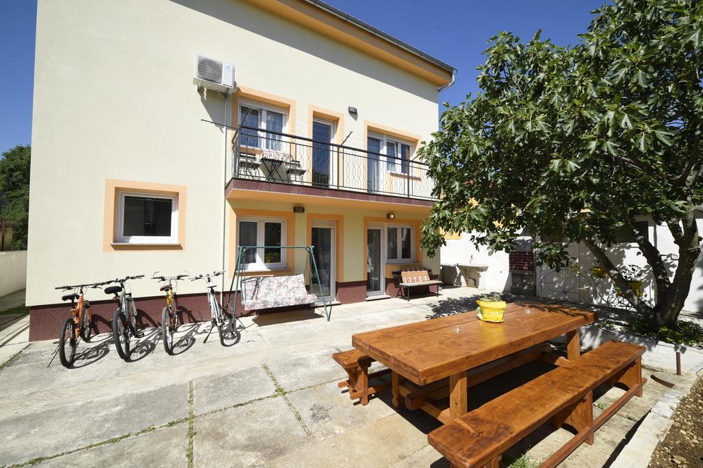 Apartments Rudy Ядраново Екстер'єр фото