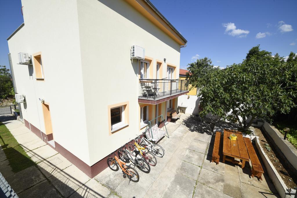 Apartments Rudy Ядраново Екстер'єр фото