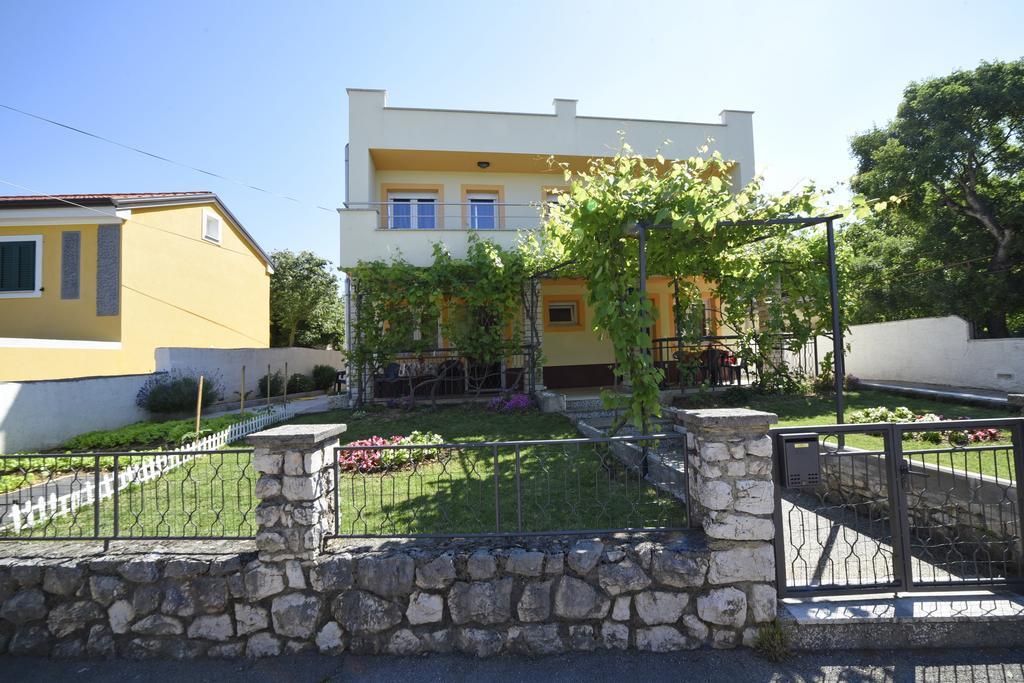 Apartments Rudy Ядраново Екстер'єр фото