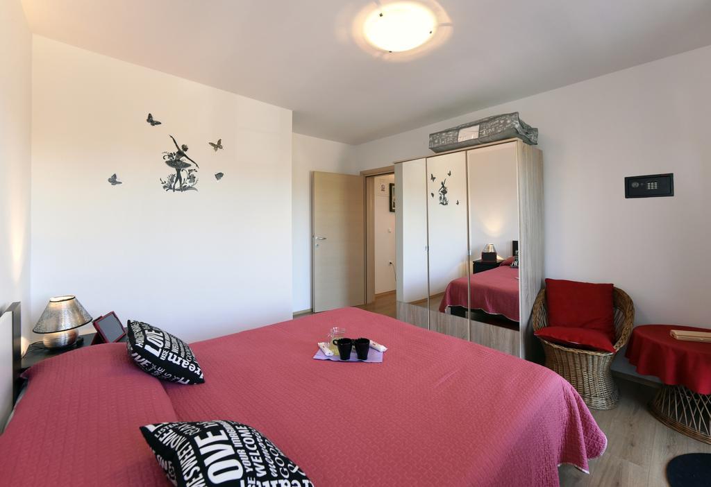 Apartments Rudy Ядраново Екстер'єр фото