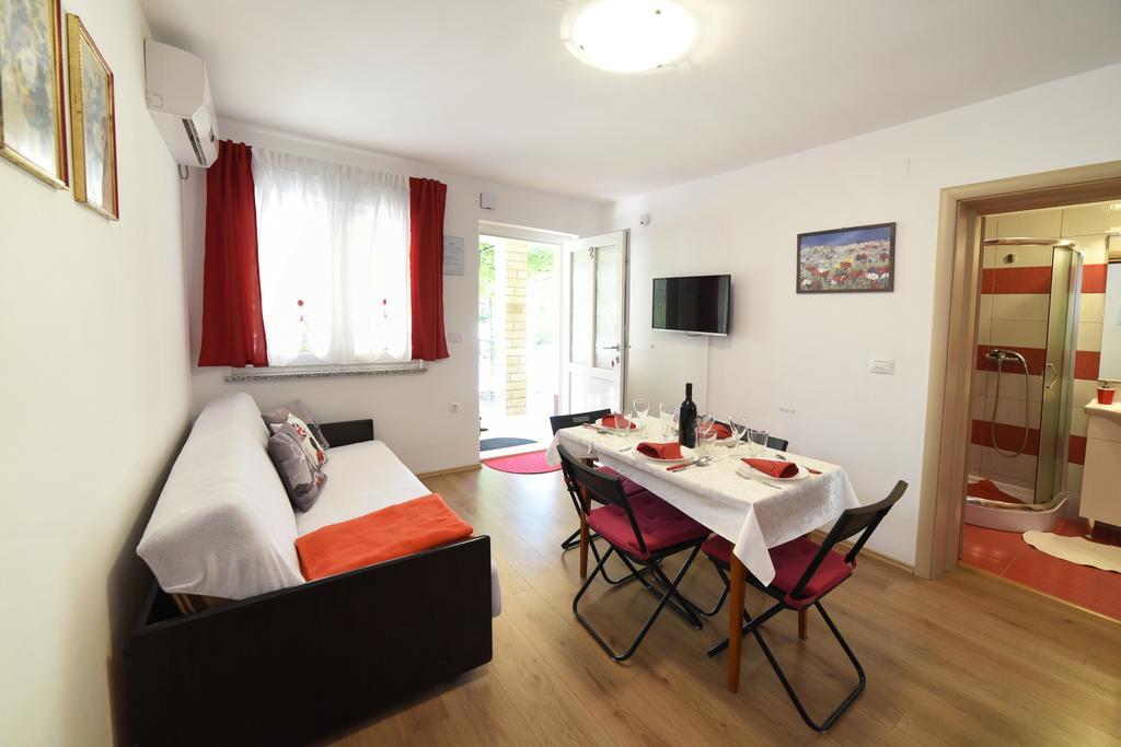 Apartments Rudy Ядраново Екстер'єр фото
